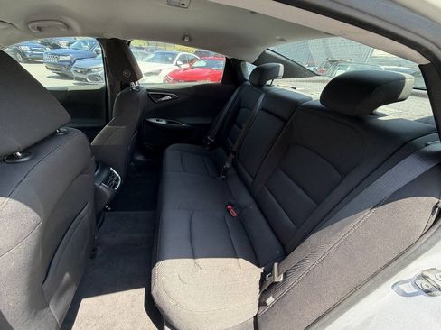 Used 2020 Chevrolet Malibu LT FWD image 11