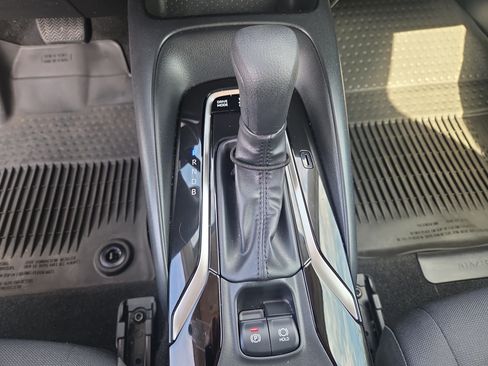 Used 2022 Toyota Corolla LE FWD image 23
