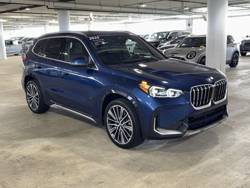 Used 2025 BMW X1 xDrive28i w/ Technology Package AWD/4WD image 2