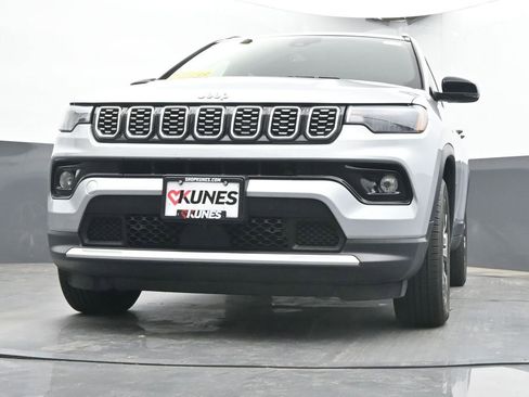 Used 2025 Jeep Compass Limited AWD/4WD image 47