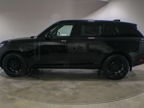 New 2026 Land Rover Range Rover Long Wheelbase SE AWD/4WD image 3