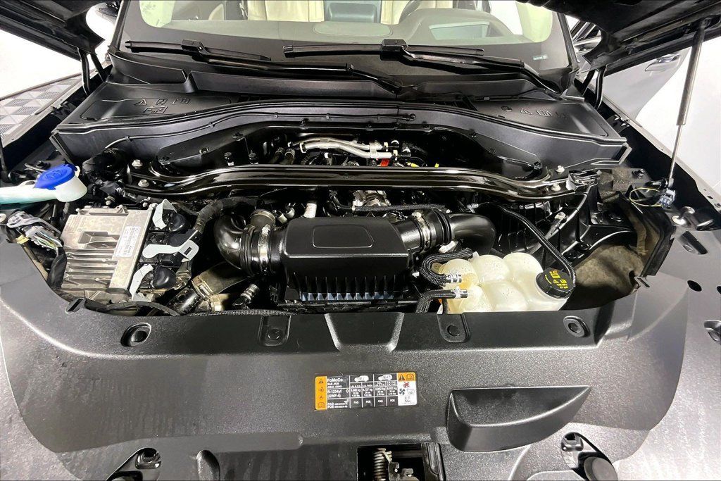 Used 2023 Lincoln Aviator Reserve w/ Equipment Group 201A AWD/4WD image 9