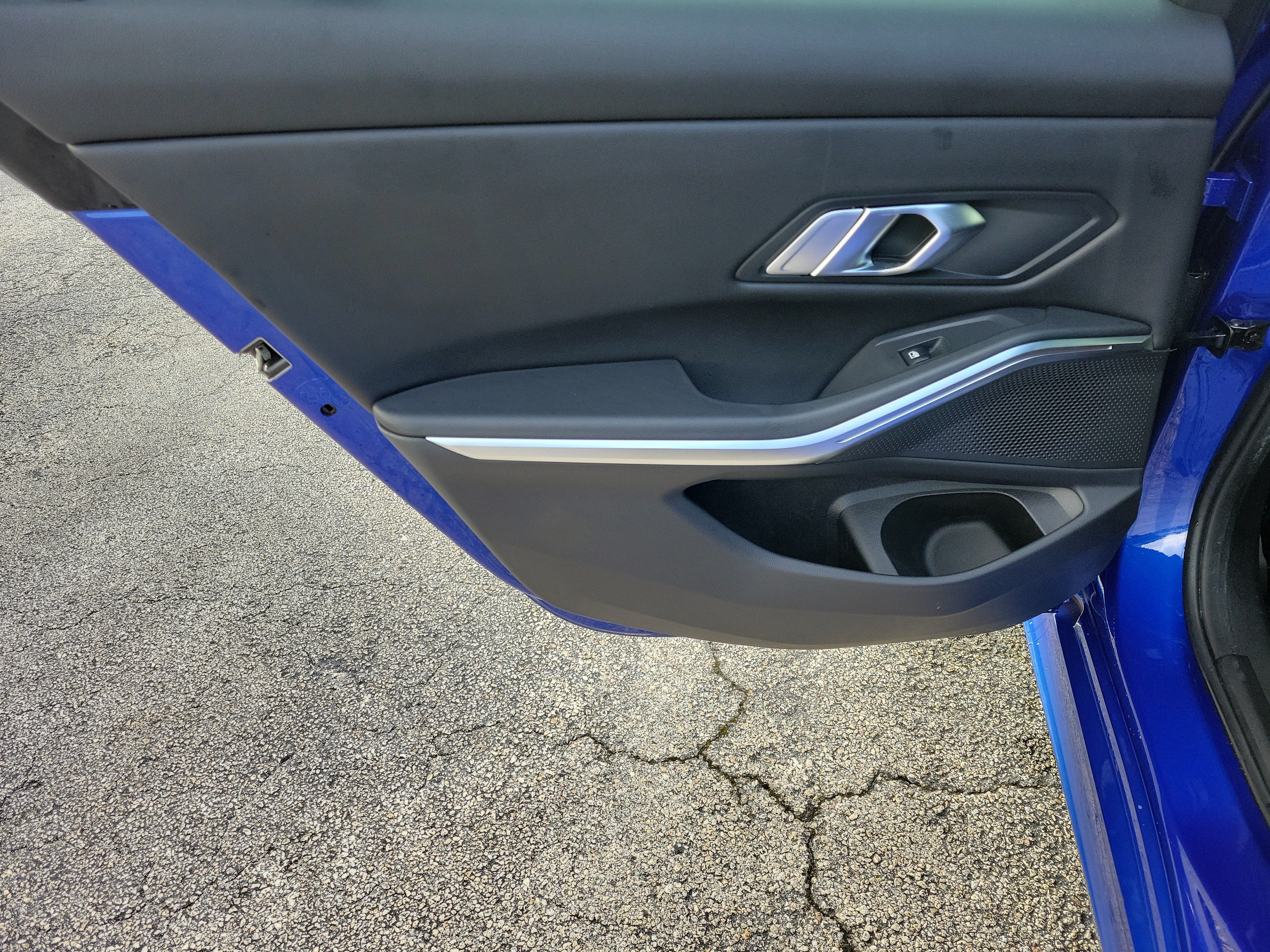 Used 2022 BMW 330i Sedan w/ M Sport Package RWD image 16