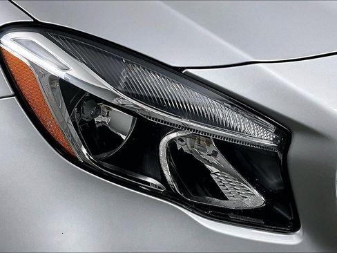 Used 2018 Mercedes-Benz GLA 250 4MATIC image 30