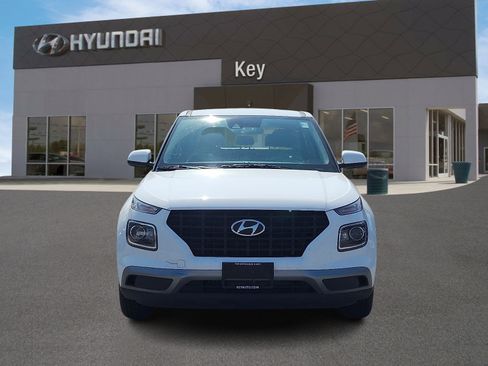 Used 2022 Hyundai Venue SE image 8