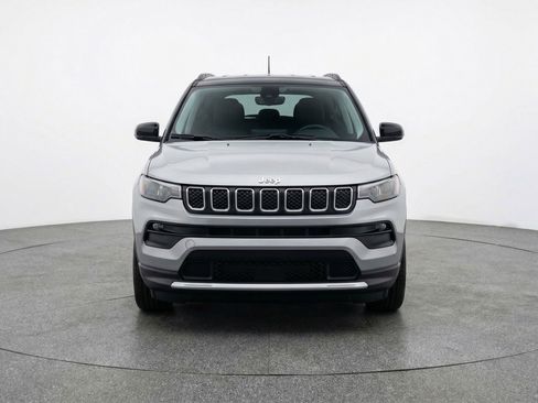 Used 2025 Jeep Compass Limited image 1
