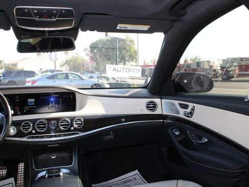 Used 2015 Mercedes-Benz S 550 Sedan image 25