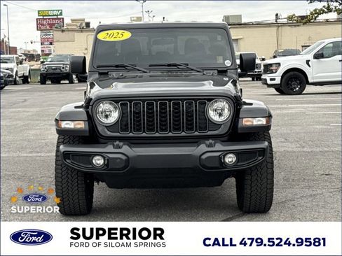 Used 2025 Jeep Gladiator Sport image 14
