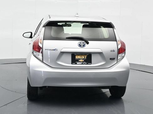 Used 2016 Toyota Prius C One FWD image 6