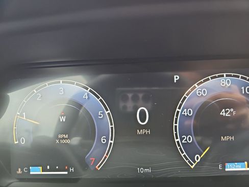 New 2025 Jeep Grand Cherokee Altitude AWD/4WD image 20