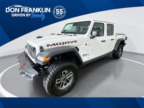 Used 2025 Jeep Gladiator Mojave image 1