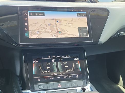 Used 2021 Audi e-tron Premium w/ Convenience Plus Package AWD/4WD image 26
