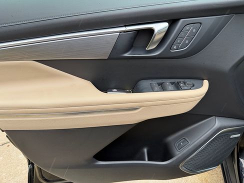 Used 2025 Buick Enclave Preferred image 9