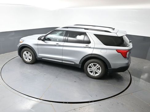 Used 2024 Ford Explorer XLT w/ Equipment Group 202A AWD/4WD image 52