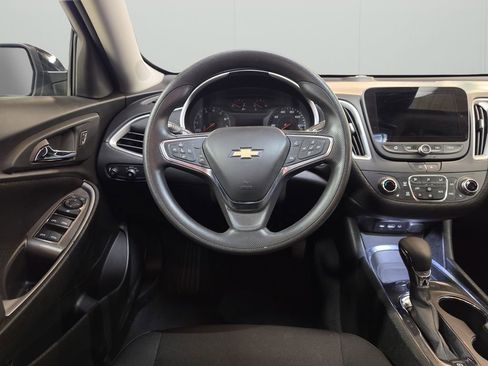 Used 2025 Chevrolet Malibu LT image 19