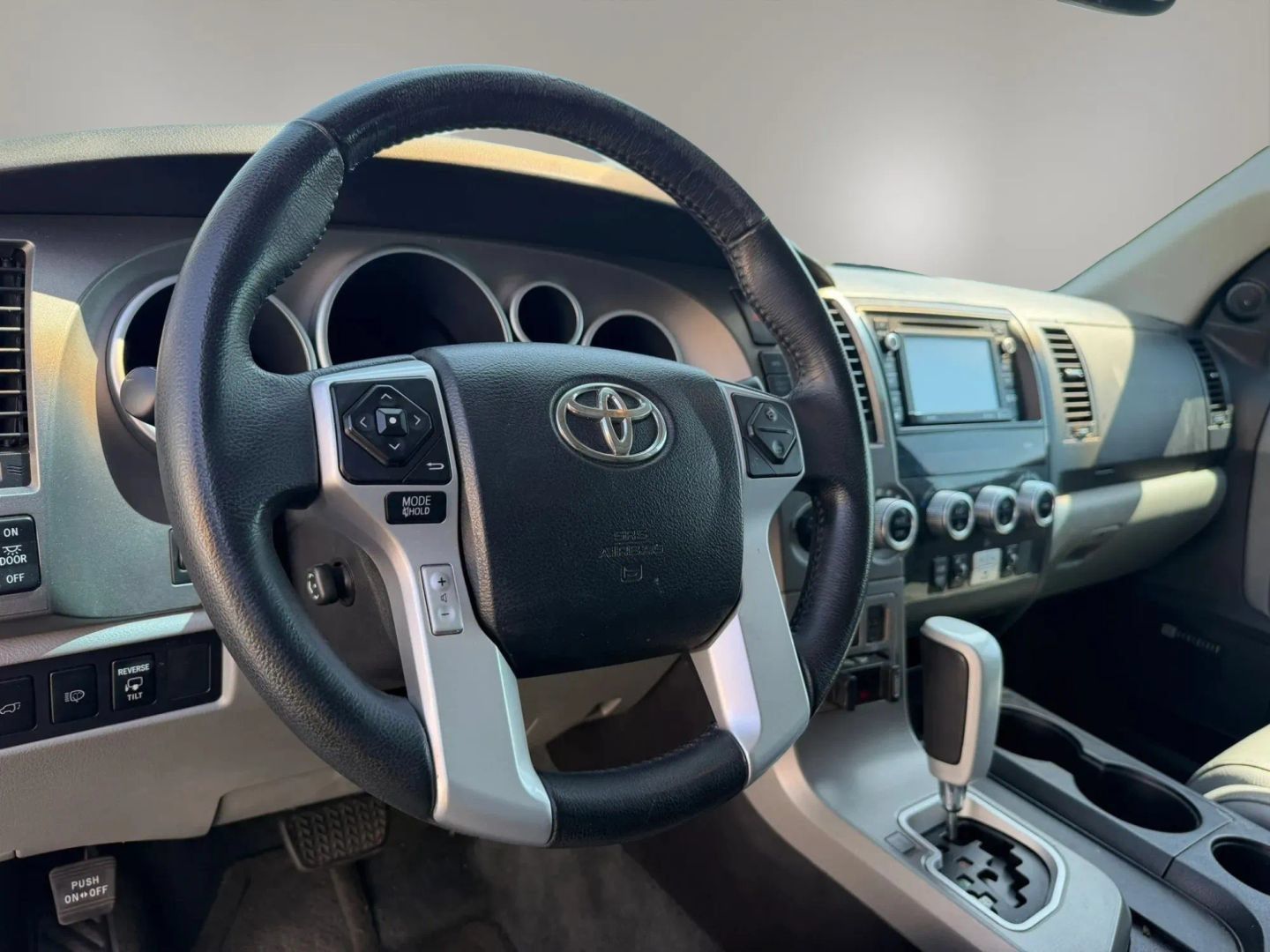 Used 2016 Toyota Sequoia Limited w/ Safety & Convenience Package AWD/4WD image 11