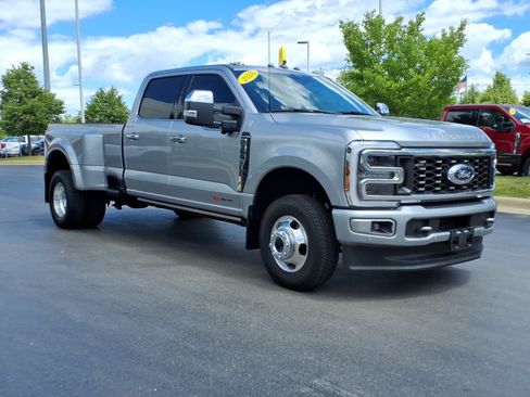 Used 2024 Ford F350 Platinum AWD/4WD image 3