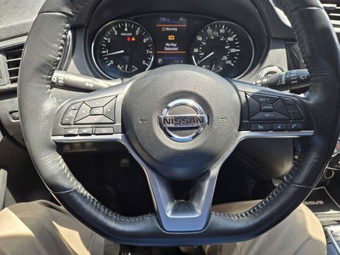 Used 2019 Nissan Rogue SV AWD/4WD image 20