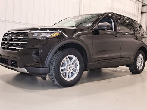 New 2026 Ford Explorer Active AWD/4WD image 4