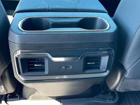 New 2026 GMC Sierra 1500 Elevation image 16