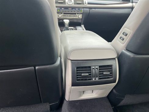 Used 2014 Lexus LS 460 image 9