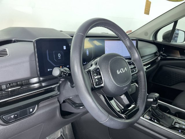 Used 2025 Kia Carnival SX Prestige FWD image 28
