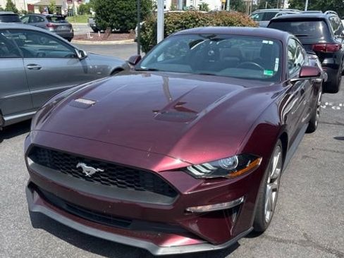 Used 2018 Ford Mustang Coupe RWD image 4