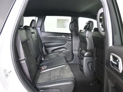 Used 2020 Jeep Grand Cherokee Altitude AWD/4WD image 15