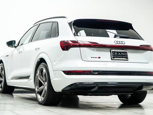 Used 2023 Audi e-tron S Prestige AWD/4WD image 16