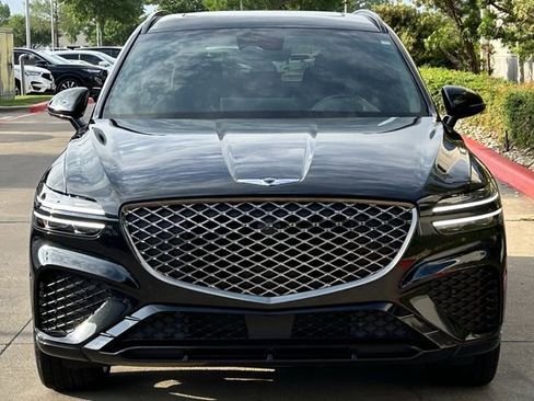 Used 2025 Genesis GV70 3.5T Sport w/ Sport Prestige Package image 9