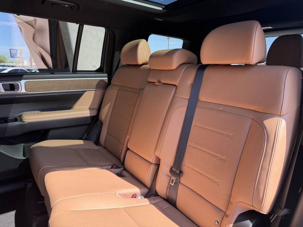 Used 2025 Hyundai Santa Fe Limited FWD image 37
