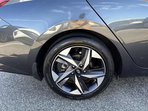 Used 2023 Hyundai Elantra Limited FWD image 7