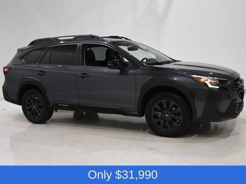 Used 2025 Subaru Outback Onyx Edition image 3