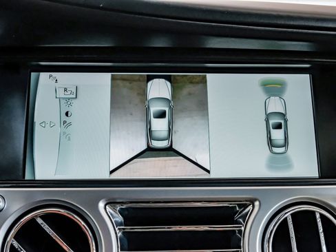 Used 2016 Rolls-Royce Wraith image 19