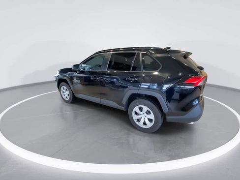 Used 2021 Toyota RAV4 LE image 6