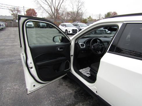 Used 2019 Jeep Compass Sport image 15