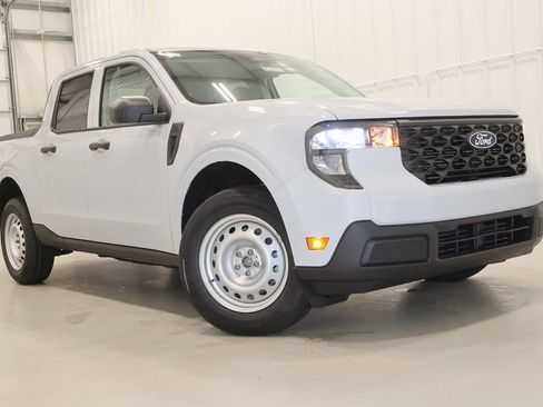 New 2025 Ford Maverick XL image 25