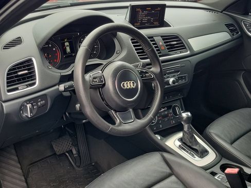 Used 2018 Audi Q3 2.0T Premium Plus w/ Premium Plus Package FWD image 10