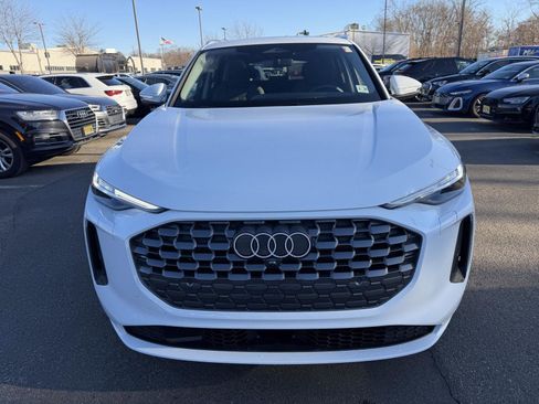 Used 2025 Audi Q5 Premium Plus w/ Premium Plus image 2