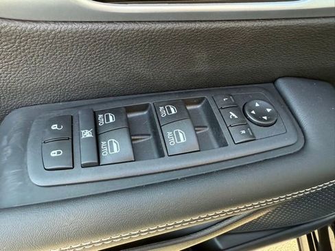 New 2026 Chrysler Pacifica Limited w/ S Appearance Package image 12