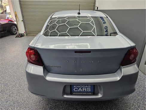 Used 2013 Dodge Avenger SE image 4