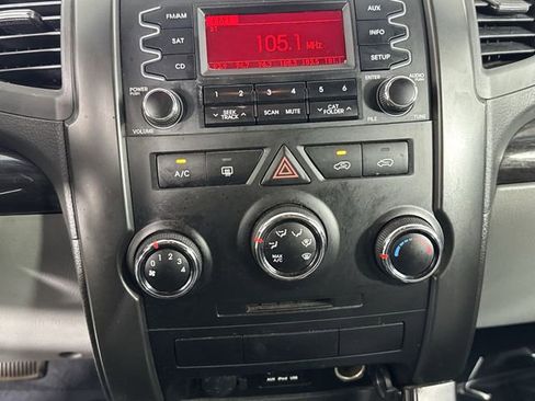 Used 2012 Kia Sorento LX w/ Third Row Pkg FWD image 7