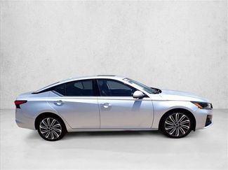 Used 2023 Nissan Altima 2.5 SL FWD video 3