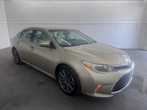 Used 2016 Toyota Avalon XLE FWD image 3