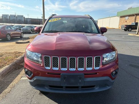 Used 2016 Jeep Compass Latitude AWD/4WD image 2