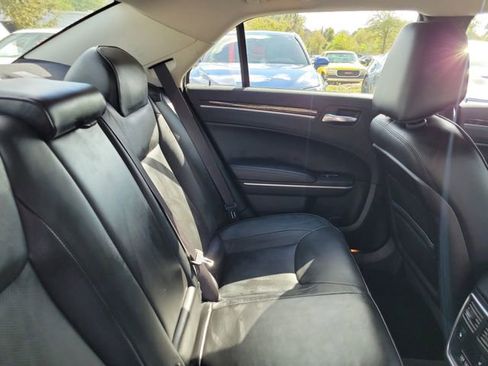 Used 2019 Chrysler 300 Limited RWD image 29