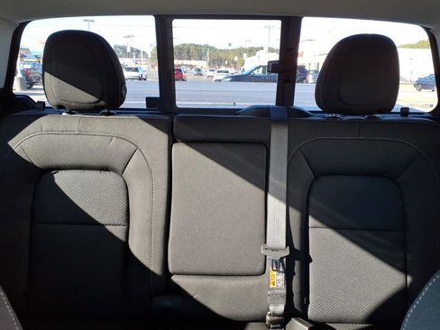 Used 2022 Chevrolet Colorado LT w/ LT Convenience Package image 15