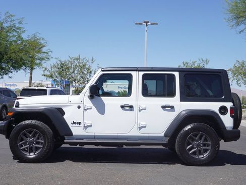 Used 2024 Jeep Wrangler Unlimited Sport AWD/4WD image 2