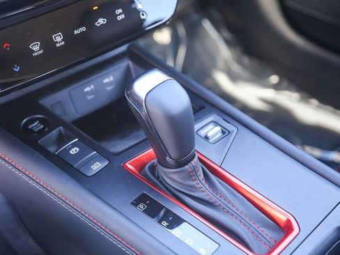 New 2026 Nissan Kicks SR FWD image 19