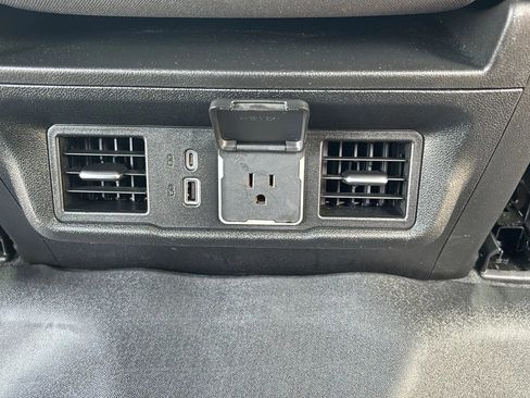 Used 2022 Chevrolet Silverado 1500 LT w/ Protection Package AWD/4WD image 19